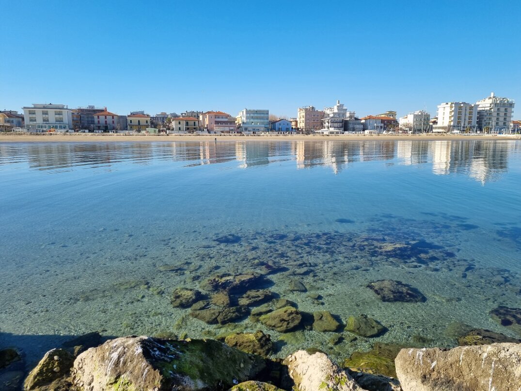 Vista dell'hotel dal mare Vista dell'hotel dal mare